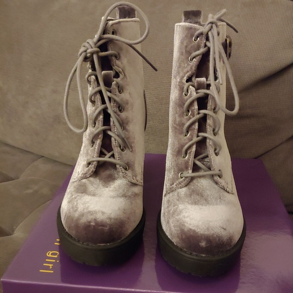 Madden Girl grey velvet platform booties! - Picture 3 of 6